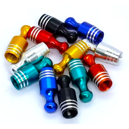 Nakrętki na wentyle czapki do opon kapturki na zawory kręgle czarne